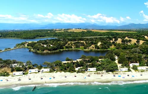 campig-naturiste-avec-plage-de-riva-bella-corse.jpg